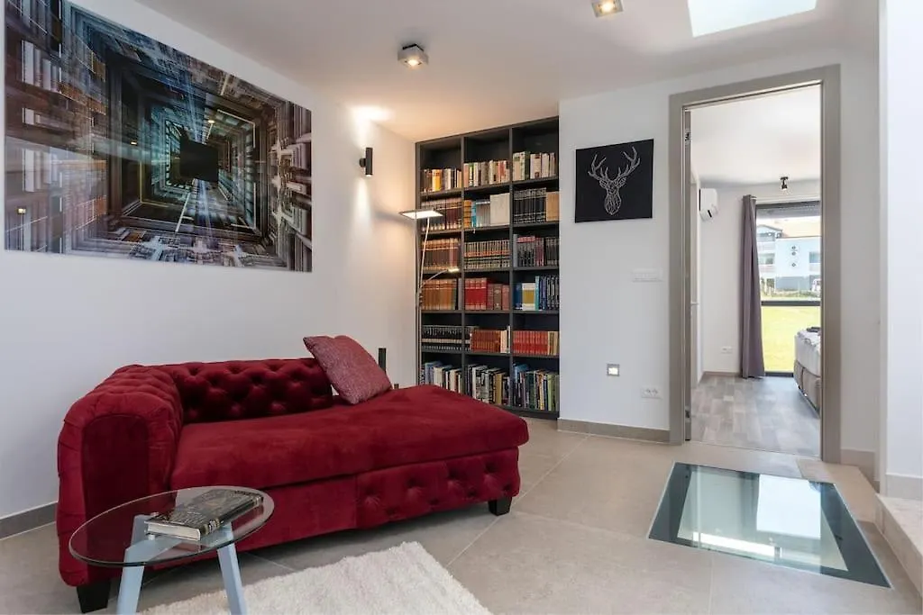 Casa Levant Funtana 0*,