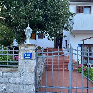 Gostinjska kuća Dora, Funtana
