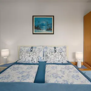  Apartment Budinjas